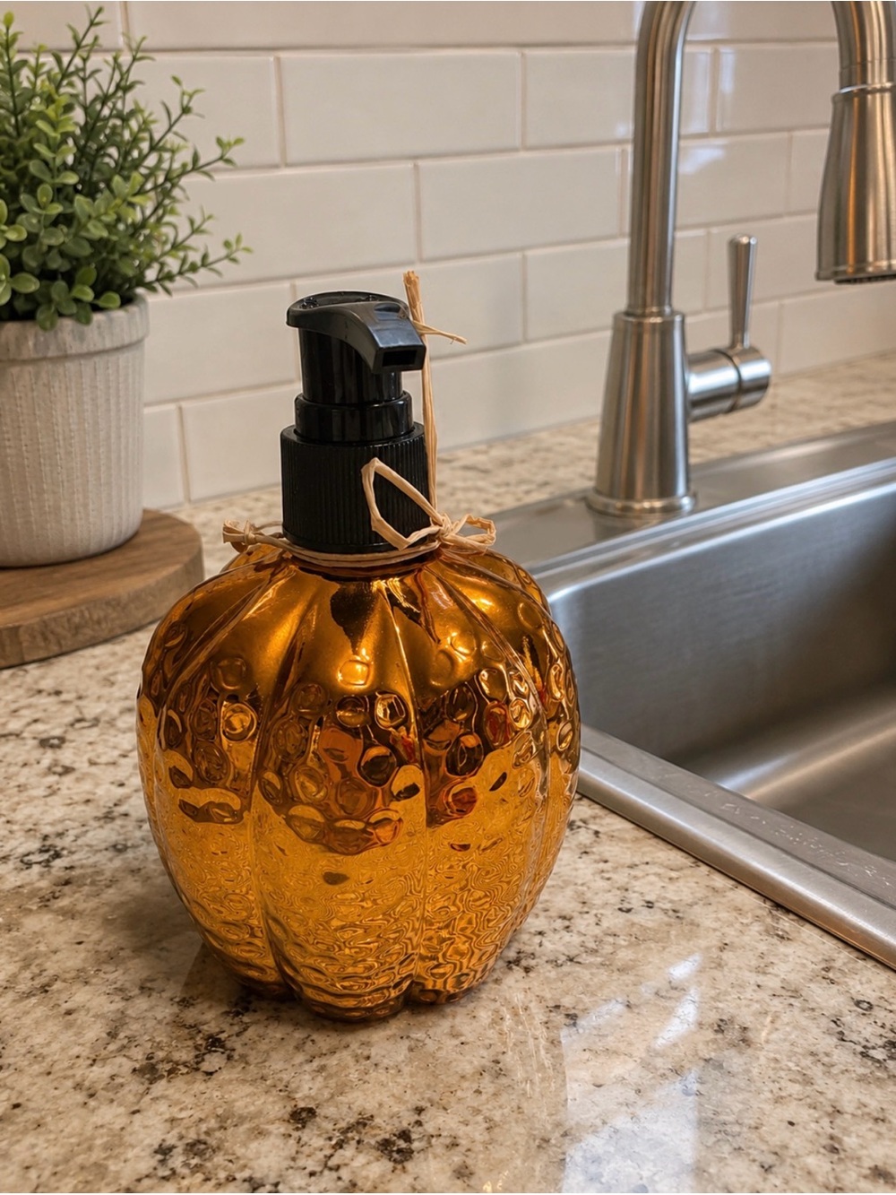 🎃Amber Hammered Plastic Soap/Dispenser – Fall Kitchen & Bathroom Décor